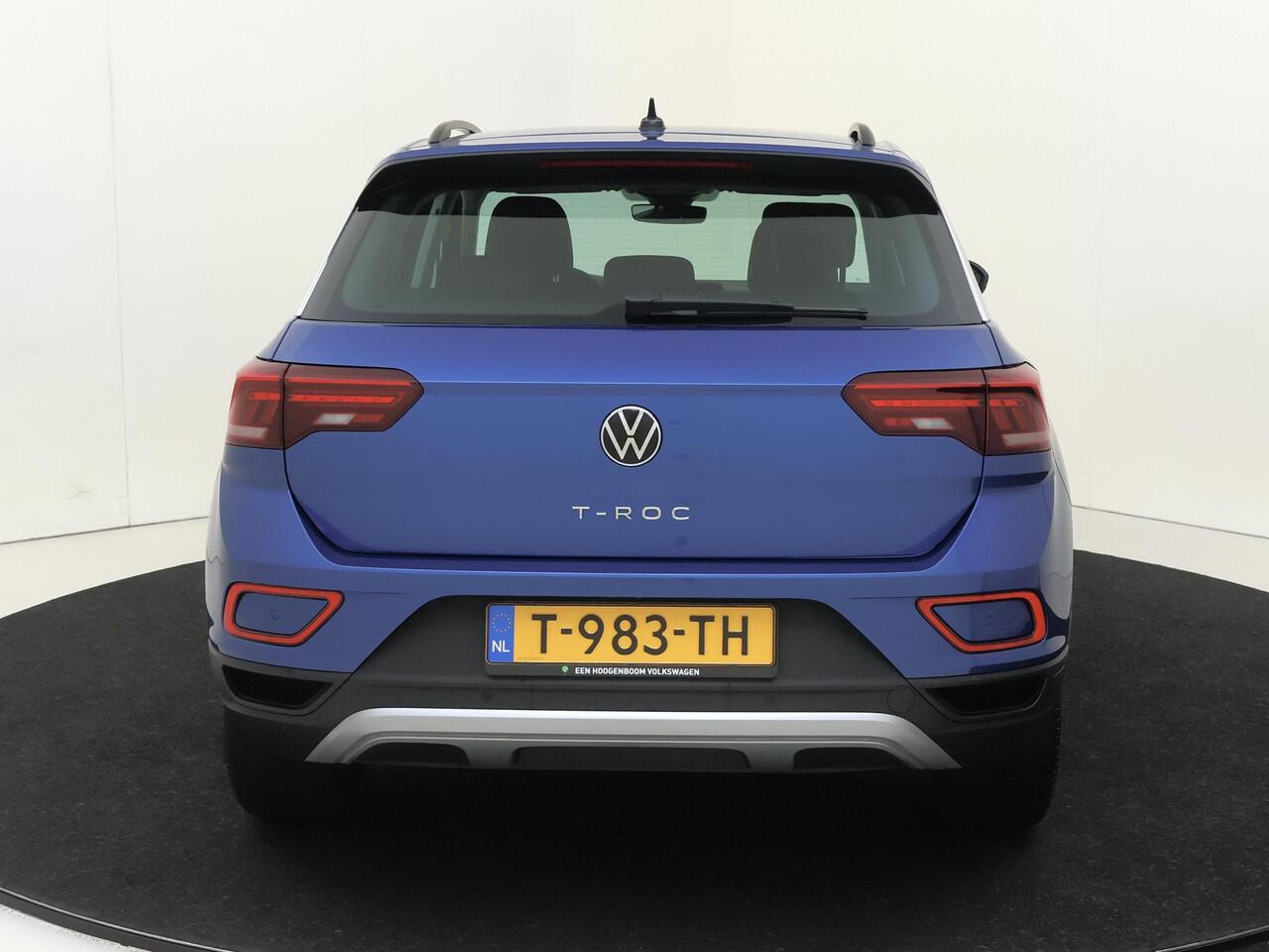 Volkswagen T-Roc 1.0 TSI Life | Parkeerassistent | Adaptieve cruise control | CarPlay | Navigatie | Lane assist | Digital cockpit | Elektrisch inklapbare buitenspiegels |