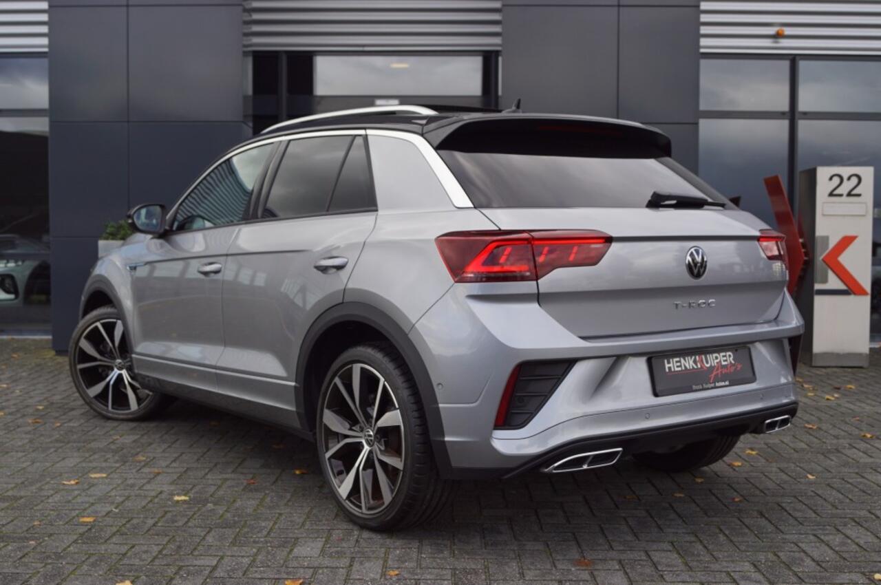 Volkswagen T-Roc 1.5 TSI DSG R-Line 150pk / Trekhaak wegklb./Panodak/ Navi Pro/ IQ LED/19 Inch LM/Camera