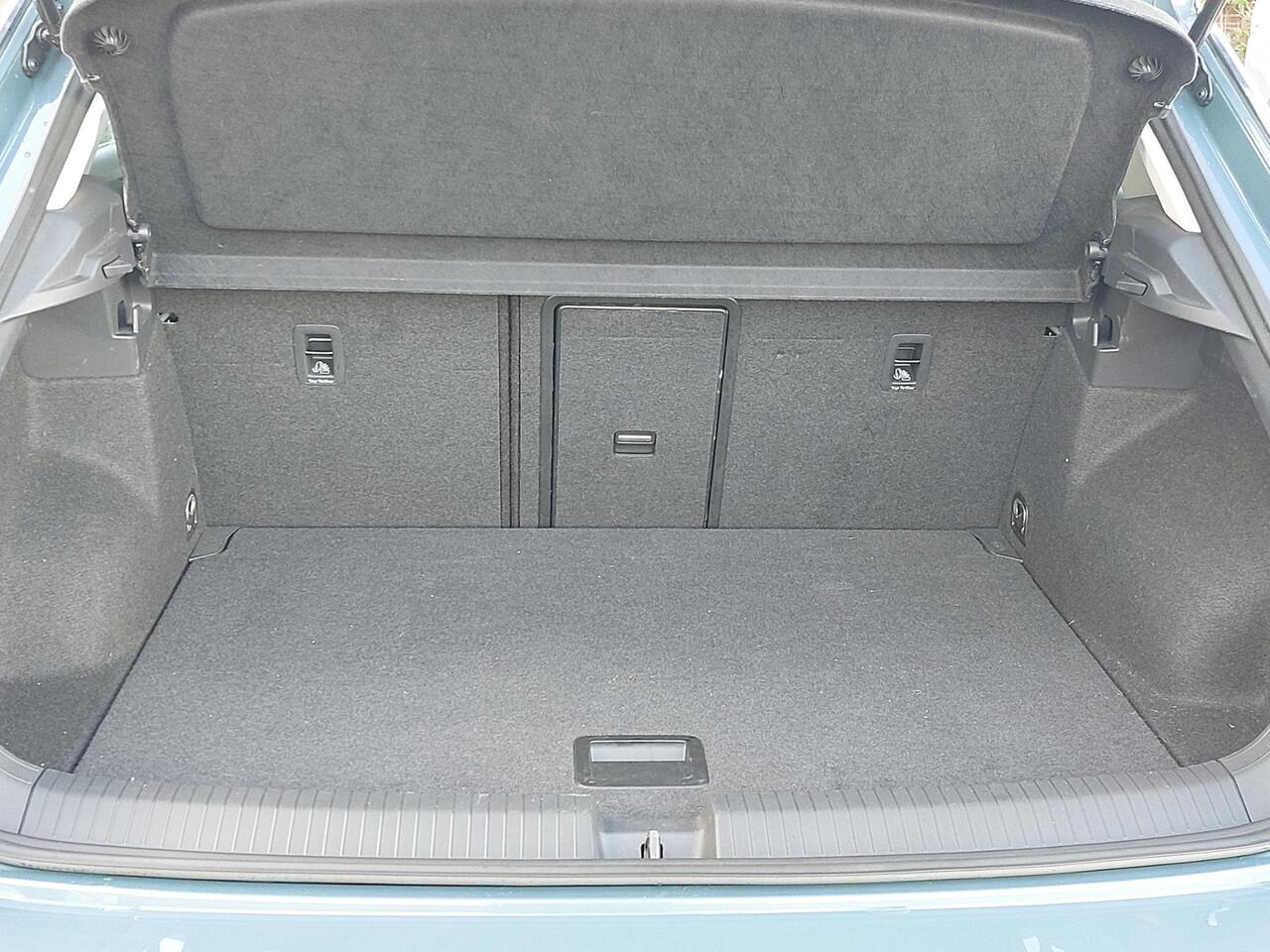 Volkswagen T-Roc 1.0 TSI Life AIRCO | NAVI | NL-auto | rijklaarprijs!!