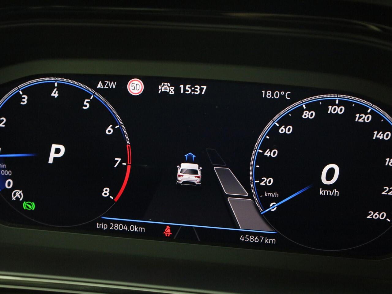 Volkswagen T-Roc 1.5TSI/150PK R-Line Blackstyle DSG · Panoramadak · Camera + Parkeersensoren · Keyless · Apple/Android Car Play · Garantie t/m 02-08-2027 of 100.000km