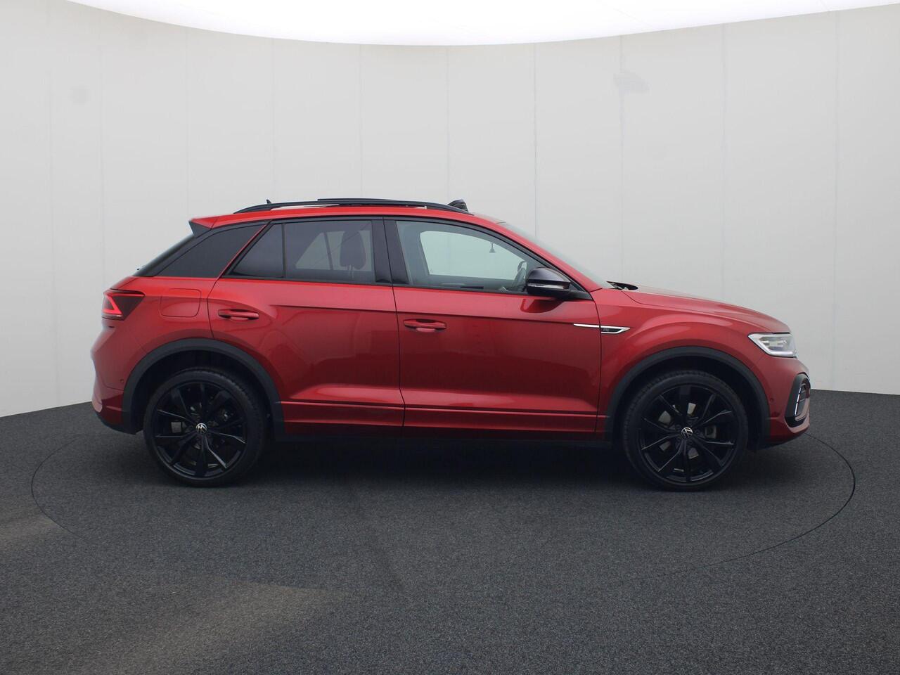 Volkswagen T-Roc 1.5TSI/150PK R-Line Blackstyle DSG · Panoramadak · Camera + Parkeersensoren · Keyless · Apple/Android Car Play · Garantie t/m 02-08-2027 of 100.000km