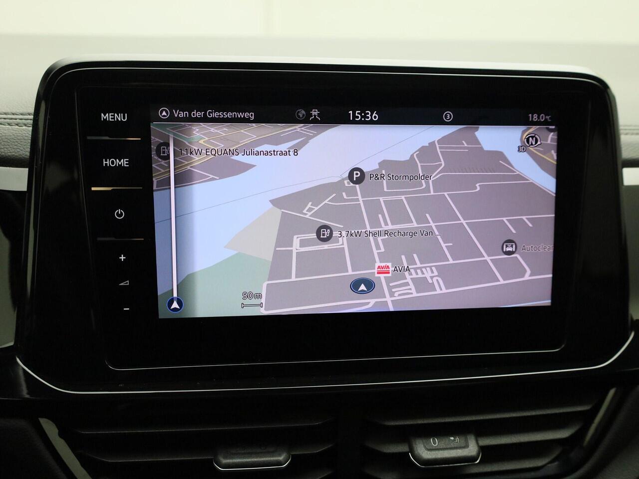 Volkswagen T-Roc 1.5TSI/150PK R-Line Blackstyle DSG · Panoramadak · Camera + Parkeersensoren · Keyless · Apple/Android Car Play · Garantie t/m 02-08-2027 of 100.000km