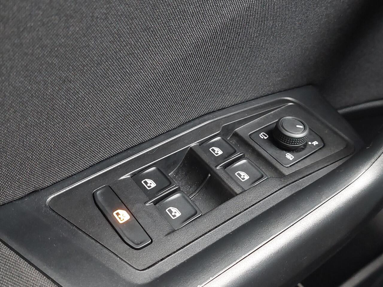 Volkswagen T-Roc 1.0 TSI Life AIRCO | NAVI | rijklaarprijs!!