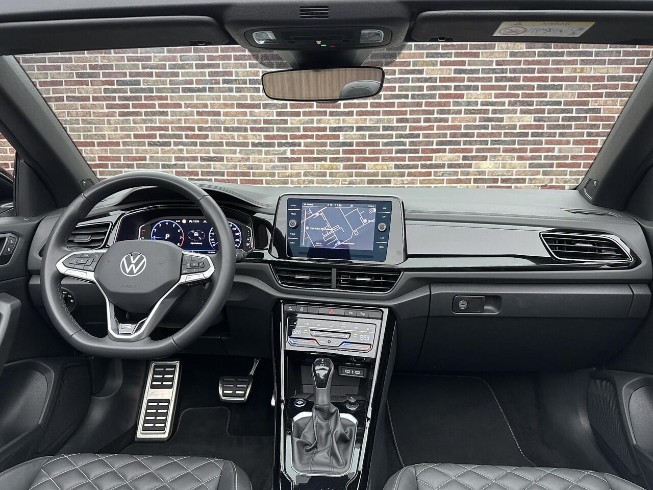 Volkswagen T-Roc Cabrio 1.5 TSI R-Line | Beats by Dre| IQ Light| Keyless|