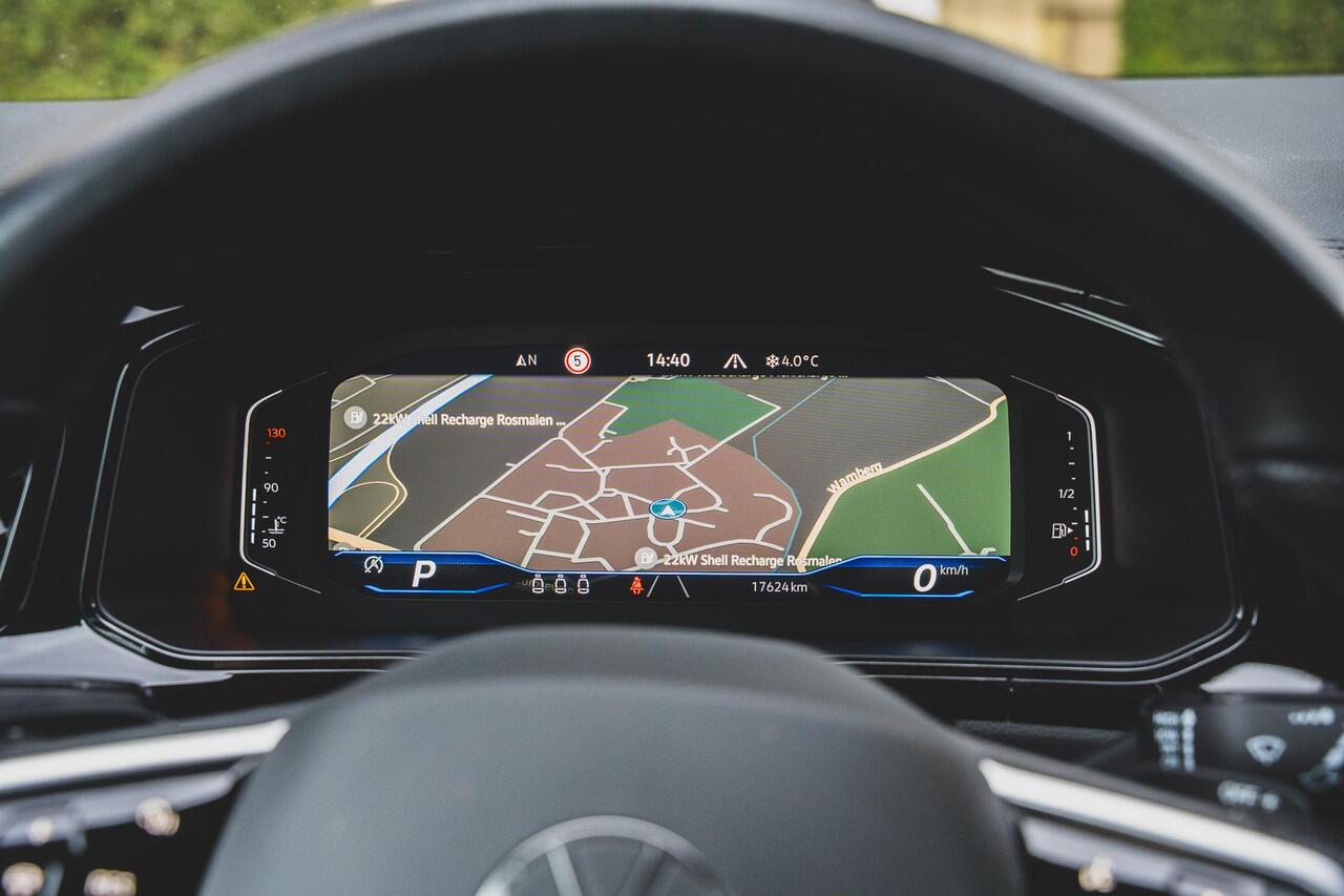 Volkswagen T-Roc 2.0 TSI 4Motion R-Line CAMERA | IQ LIGHT | DCC | ADAPTIVE