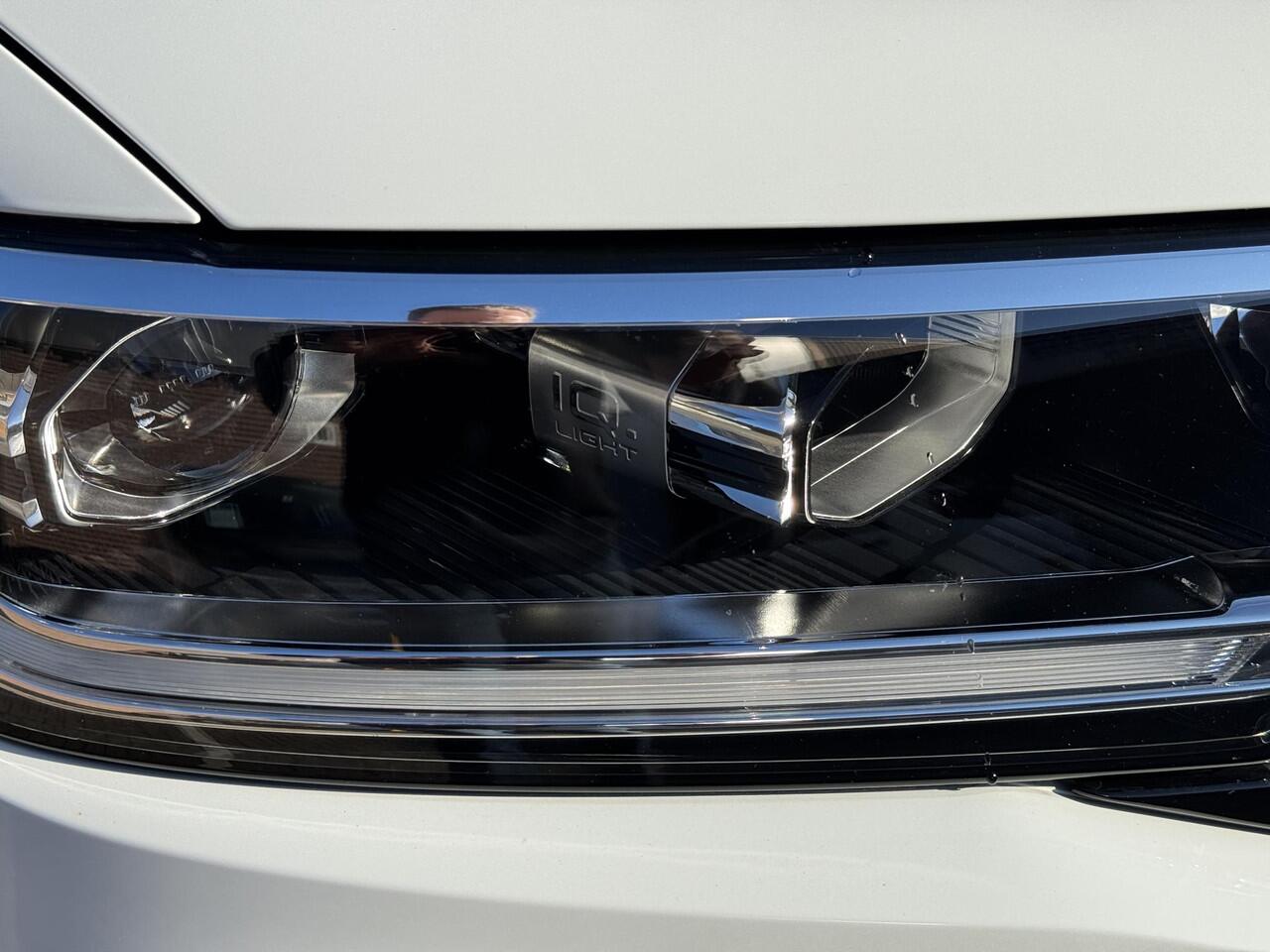 Volkswagen T-Roc 1.5 TSI R-Line Bisns,Black style,Cam,Carpl,Cruis