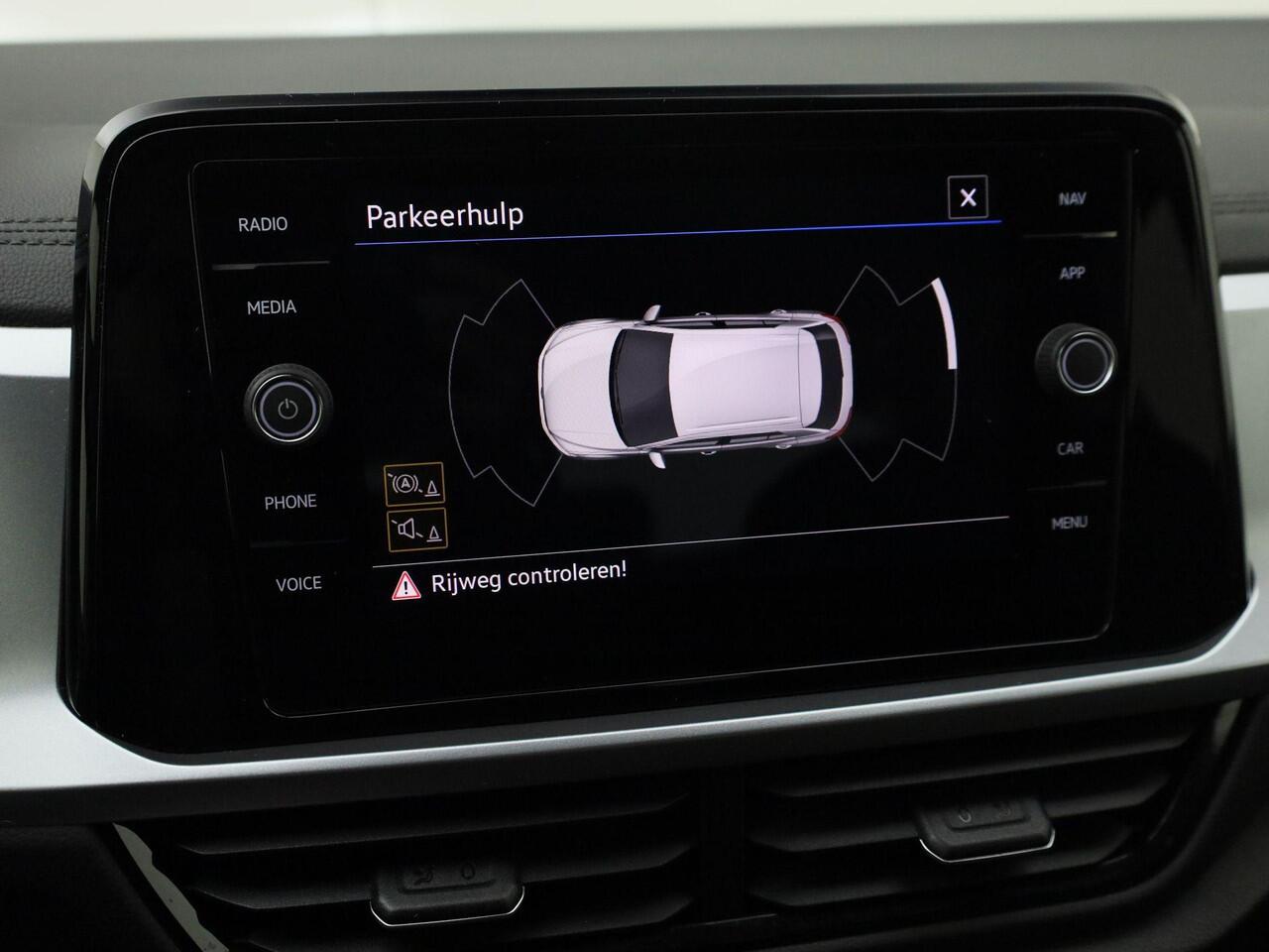 Volkswagen T-Roc 1.0TSI/110PK Life · Apple/Android Car Play · Parkeersensoren · LED · Garantie tot 01-01-2027 of 100.000km