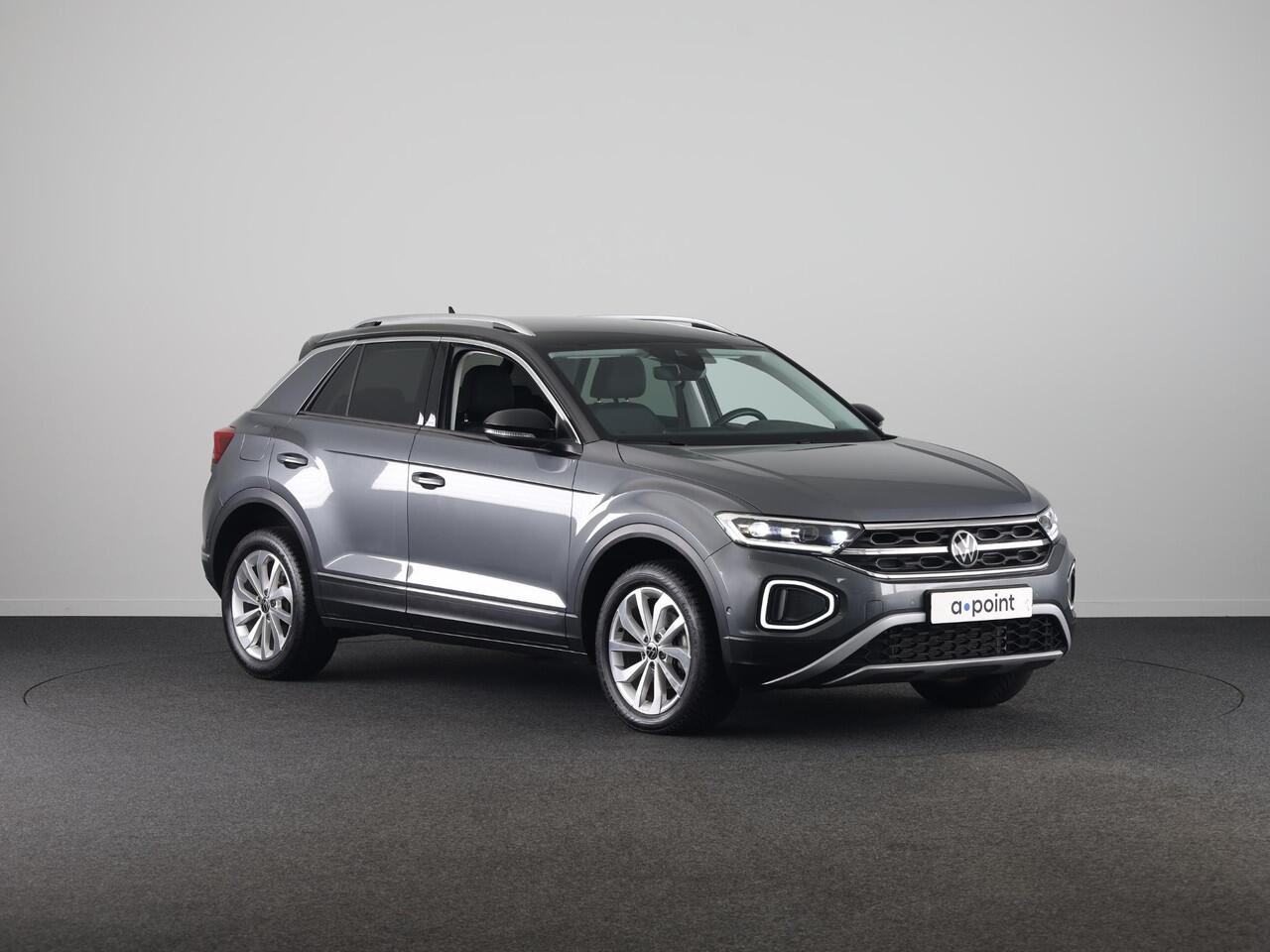 Volkswagen T-Roc 1.5 TSI Style 150 pk Automaat (DSG) | Navigatie | Trekhaak (afneembaar) | Parkeersensoren (Park assist) | Adaptieve cruise control | Stoelverwarming |