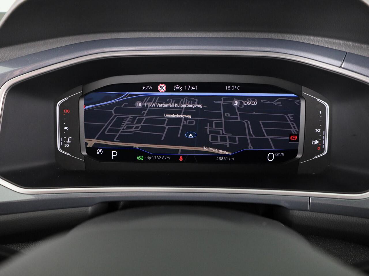 Volkswagen T-Roc 1.5 TSI Style 150 pk Automaat (DSG) | Navigatie | Trekhaak (afneembaar) | Parkeersensoren (Park assist) | Adaptieve cruise control | Stoelverwarming |