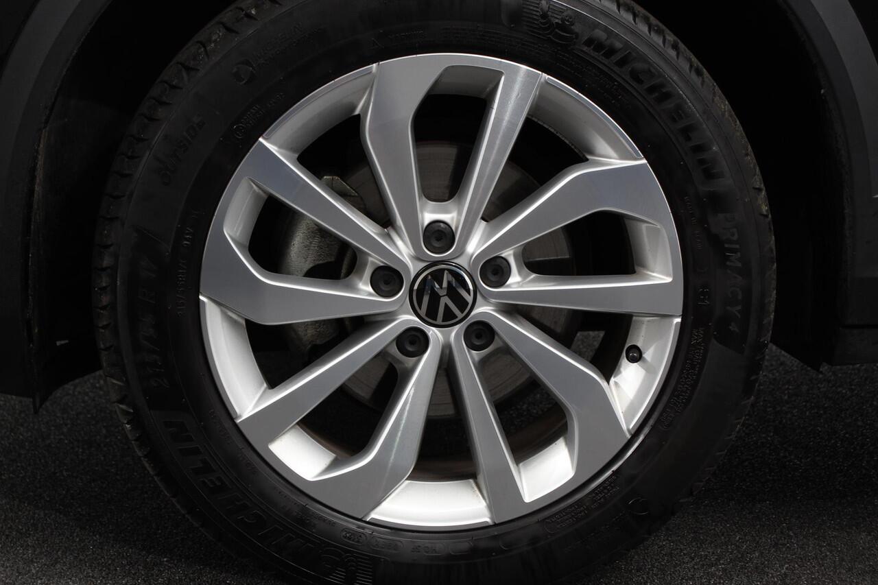 Volkswagen T-Roc 1.5 TSI 150pk DSG Style | Navigatie | Apple Carplay/Android Auto | Parkeersensoren | Camera | Adaptive Cruise Control | Park Assist | Stoel- en stuurverwarming | Elektrische achterklep | LED-koplampen | Getinte ramen