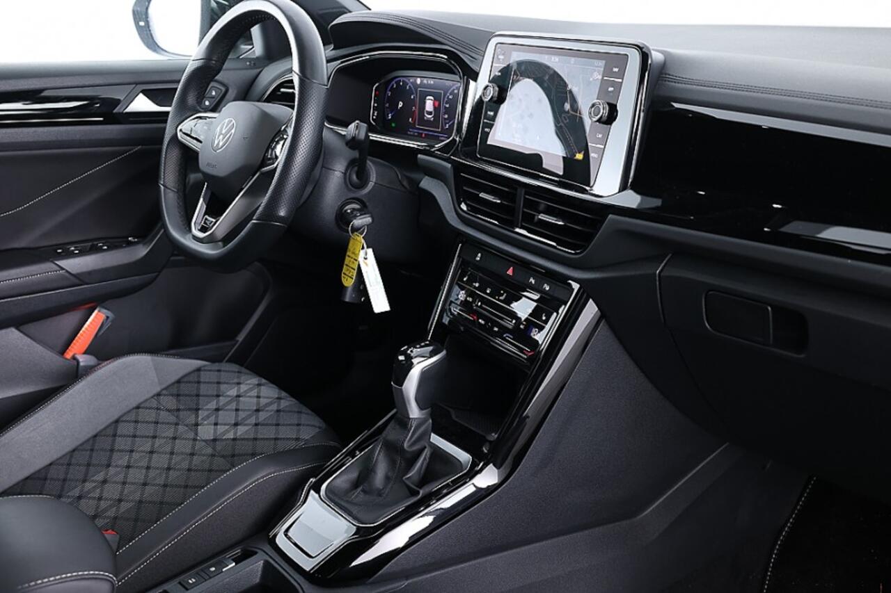 Volkswagen T-Roc 1.5 TSI R-Line Business Automaat | Trekhaak | LED | ECC | VELGEN