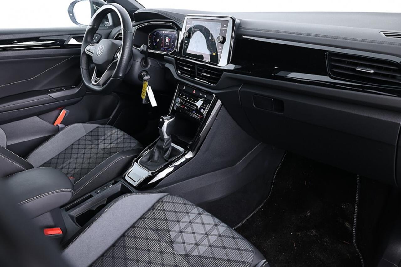Volkswagen T-Roc 1.5 TSI R-Line Business Automaat | Trekhaak | LED | ECC | VELGEN