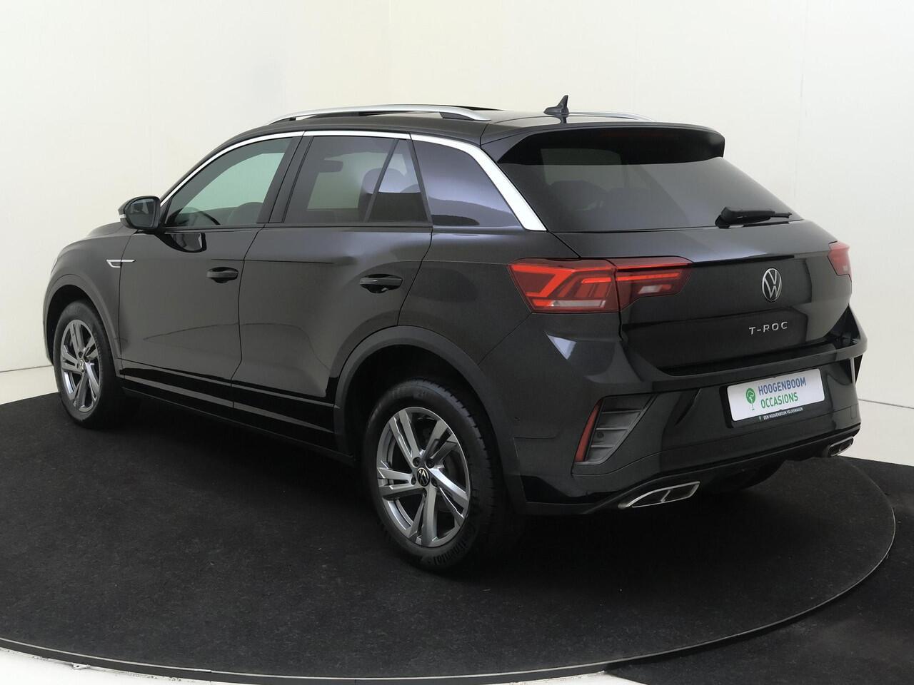 Volkswagen T-Roc 1.5 TSI R-Line | Panoramadak | Digital cockpit Pro | Keyless | Adaptieve cruise control | Parkeerassistent | Stoelverwarming | Navigatie | Achteruitrijcamera |