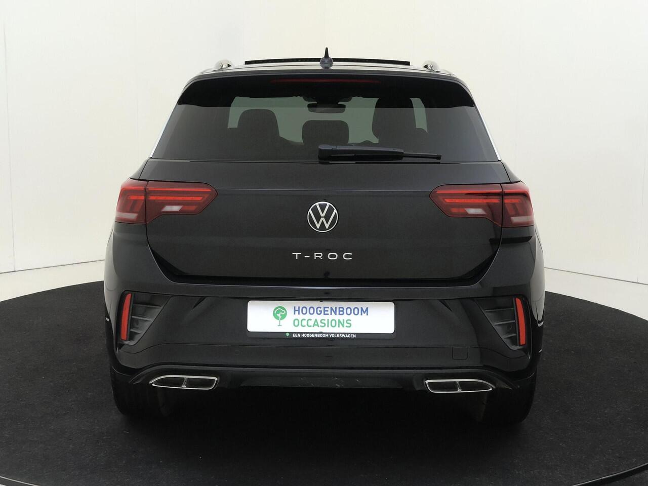 Volkswagen T-Roc 1.5 TSI R-Line | Panoramadak | Digital cockpit Pro | Keyless | Adaptieve cruise control | Parkeerassistent | Stoelverwarming | Navigatie | Achteruitrijcamera |