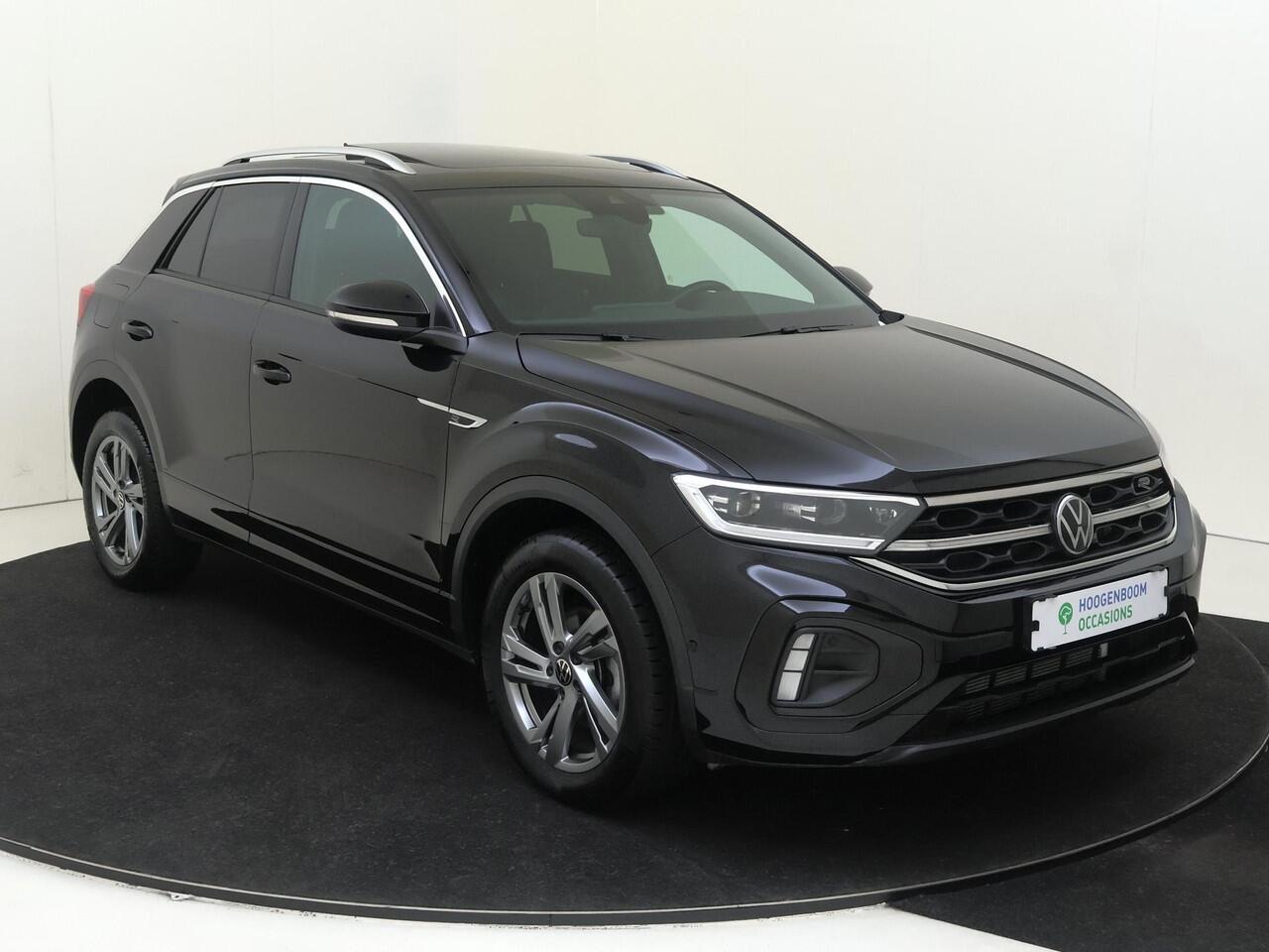 Volkswagen T-Roc 1.5 TSI R-Line | Panoramadak | Digital cockpit Pro | Keyless | Adaptieve cruise control | Parkeerassistent | Stoelverwarming | Navigatie | Achteruitrijcamera |