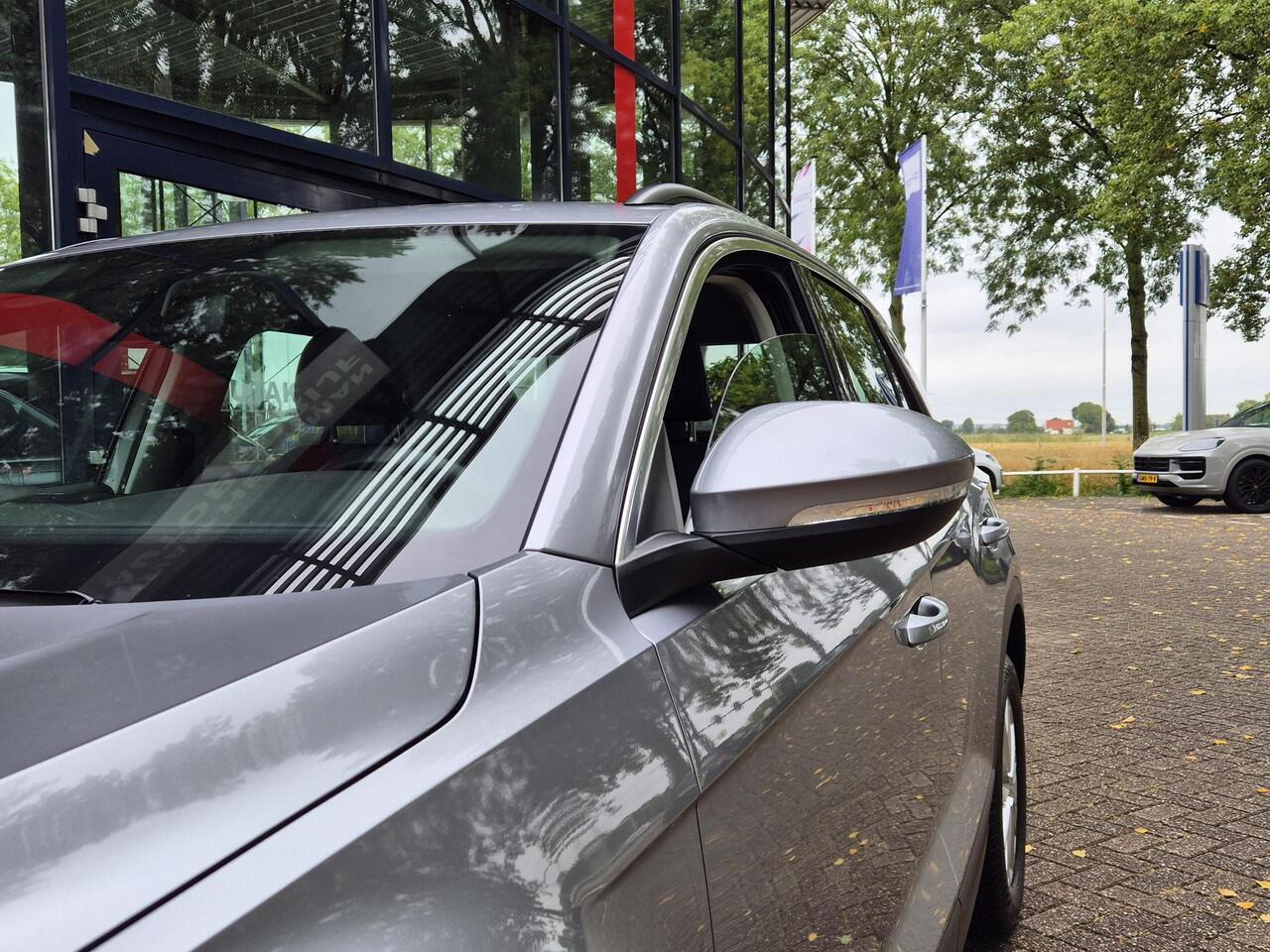 Volkswagen T-Roc 1.0 TSI Life | Navigatie | Digitaal dashboard | Adapt. Cruise Control | Parkeersensoren | Licht metalen velgen