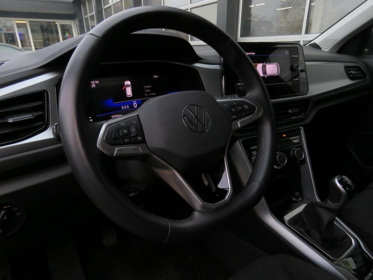 Volkswagen T-Roc 1.0 TSI 115pk LIFE / Navi / Carplay / Adap.cruise / Inparkeerhulp / BOVAG garantie