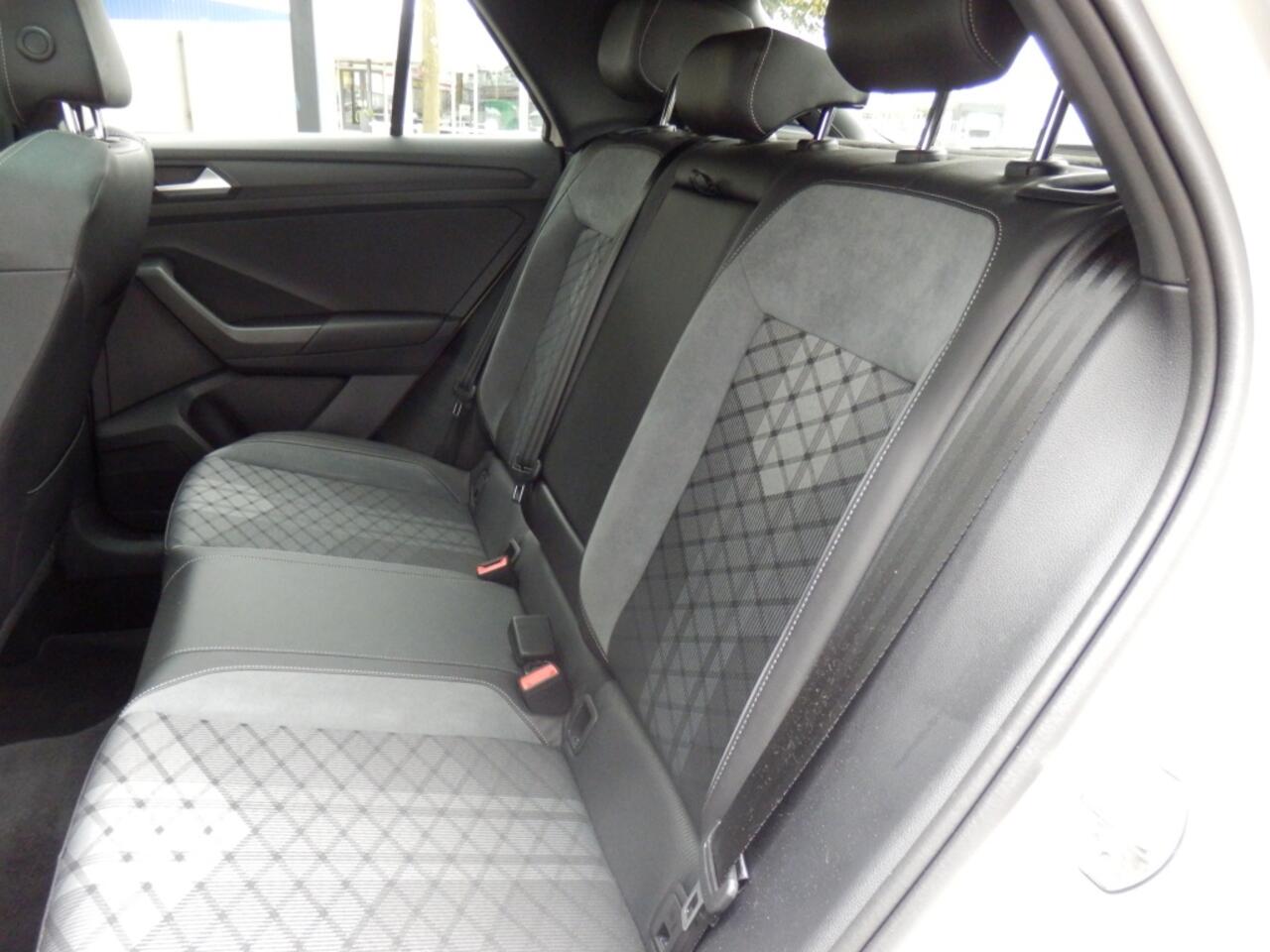 Volkswagen T-Roc 1.5 TSI R-Line Bns 150 pk. I Full options I