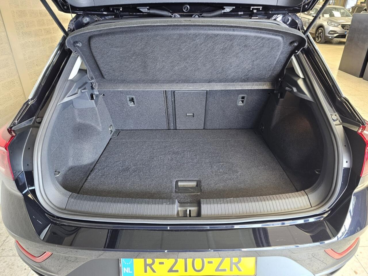 Volkswagen T-Roc 1.0 TSI (110Pk) Life LED Trekhaak Géén Afleverkosten