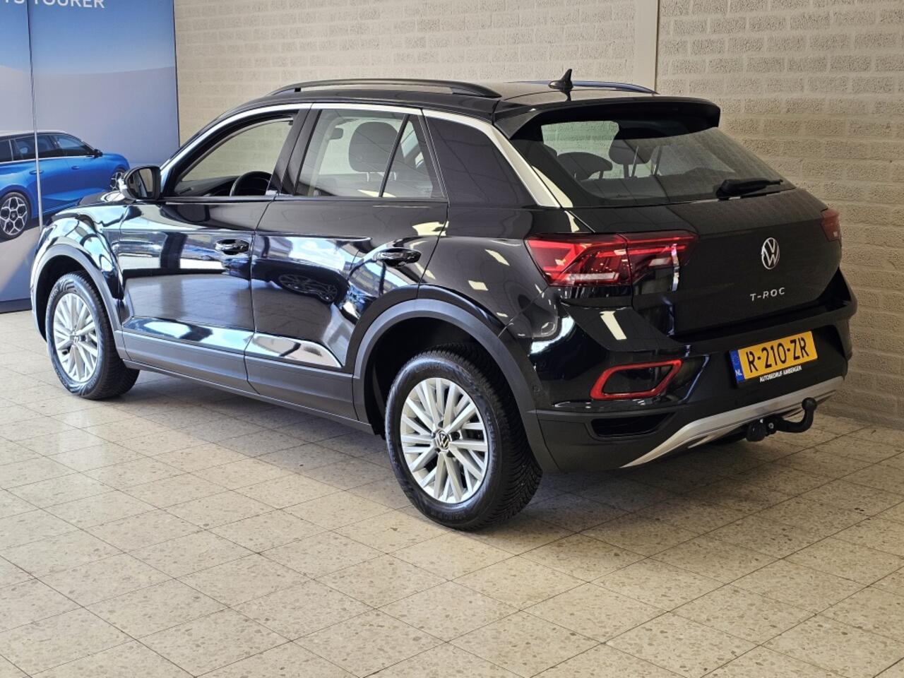 Volkswagen T-Roc 1.0 TSI (110Pk) Life LED Trekhaak Géén Afleverkosten