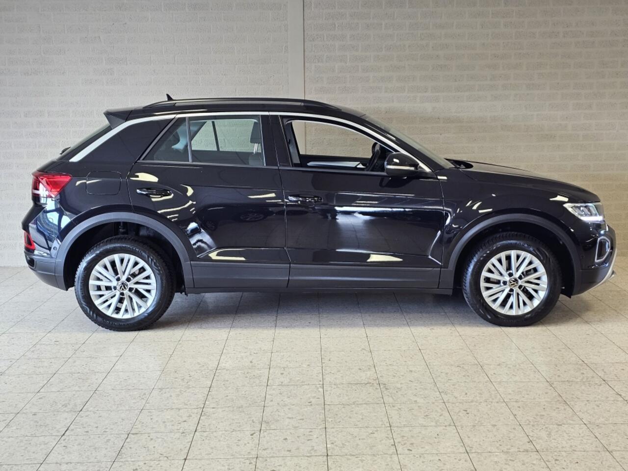 Volkswagen T-Roc 1.0 TSI (110Pk) Life LED Trekhaak Géén Afleverkosten