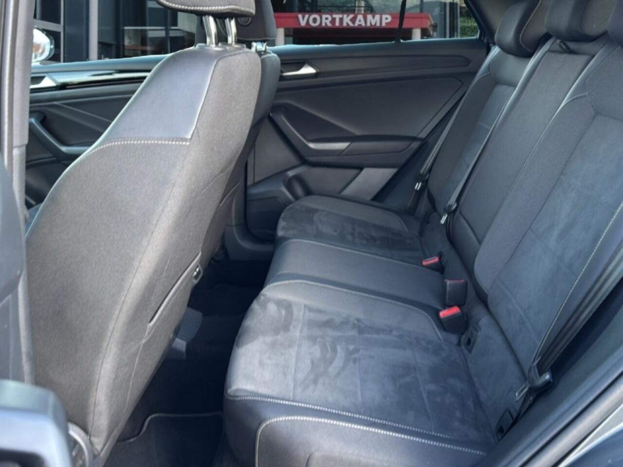 Volkswagen T-Roc 1.0 TSI R-LINE IQ-LIGHTS/NAVI/ACC/STOELVERW/CAMERA