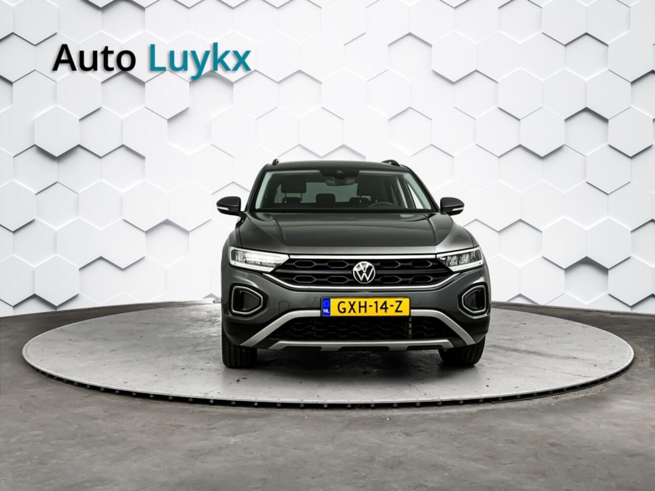 Volkswagen T-Roc 1.5 TSI Life Business DSG Automaat | Climate Control | Parkeersensoren voor + achter | 17'' L.M. Velgen