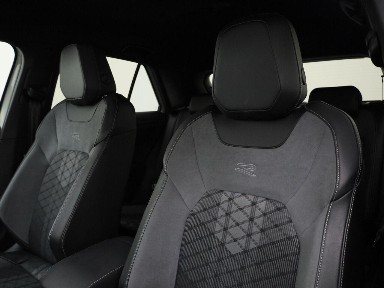 Volkswagen T-Roc 1.5TSI/150pk DSG R-Line Business · Camera · Apple/Android Car Play· Stoelverwarming · Navigatie · Garantie t/m 07-01-2027 of 100000km