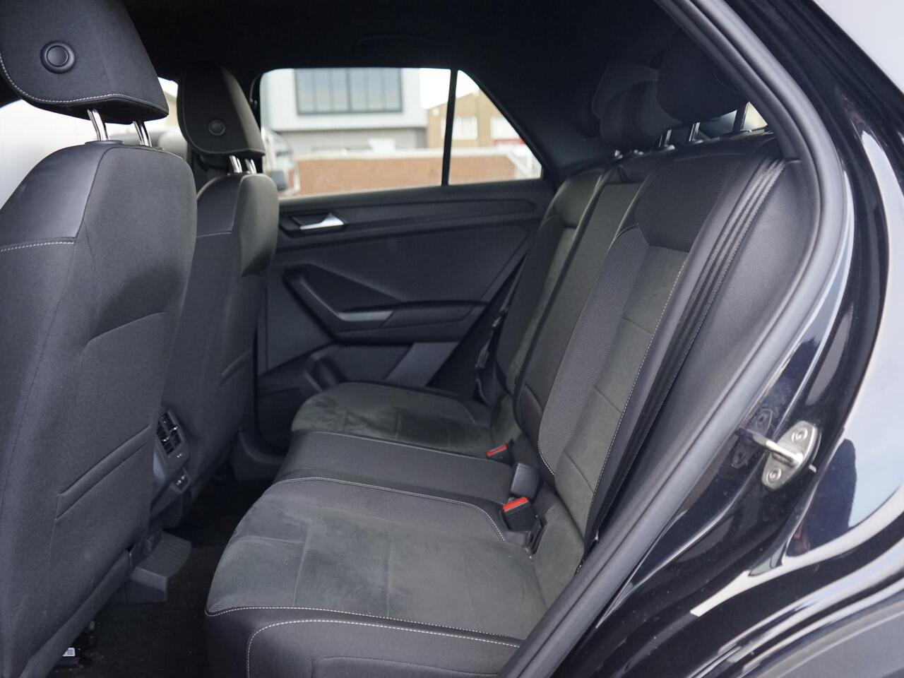 Volkswagen T-Roc 1.0 TSI OPF R-Line 1e eig / Dealeronderh / ACC / Navi / Virtual / Facelift / Camera / PDC / Carplay / massage / all-season