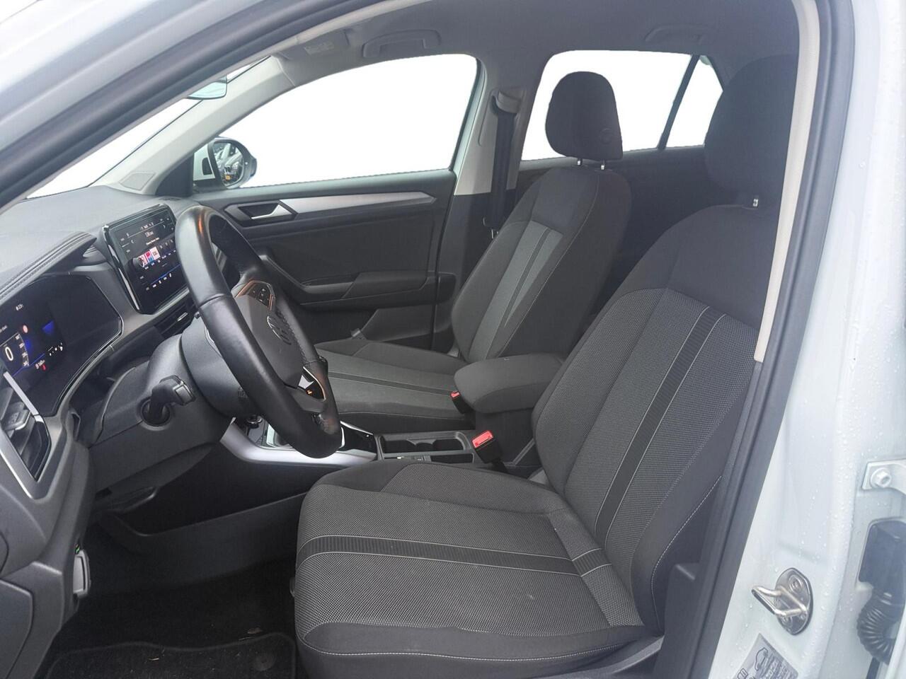 Volkswagen T-Roc 1.0 TSI Life Business | Virtual Dashboard | Stoelverwarming | Apple Carplay/Android Auto | Camera | Navigatie | NL Auto | NAP | Climate Control | Cruise Control | DAB