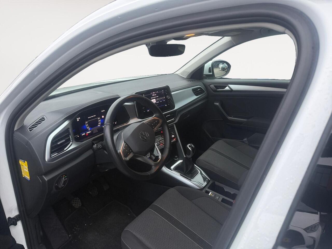 Volkswagen T-Roc 1.0 TSI Life Business | Virtual Dashboard | Stoelverwarming | Apple Carplay/Android Auto | Camera | Navigatie | NL Auto | NAP | Climate Control | Cruise Control | DAB