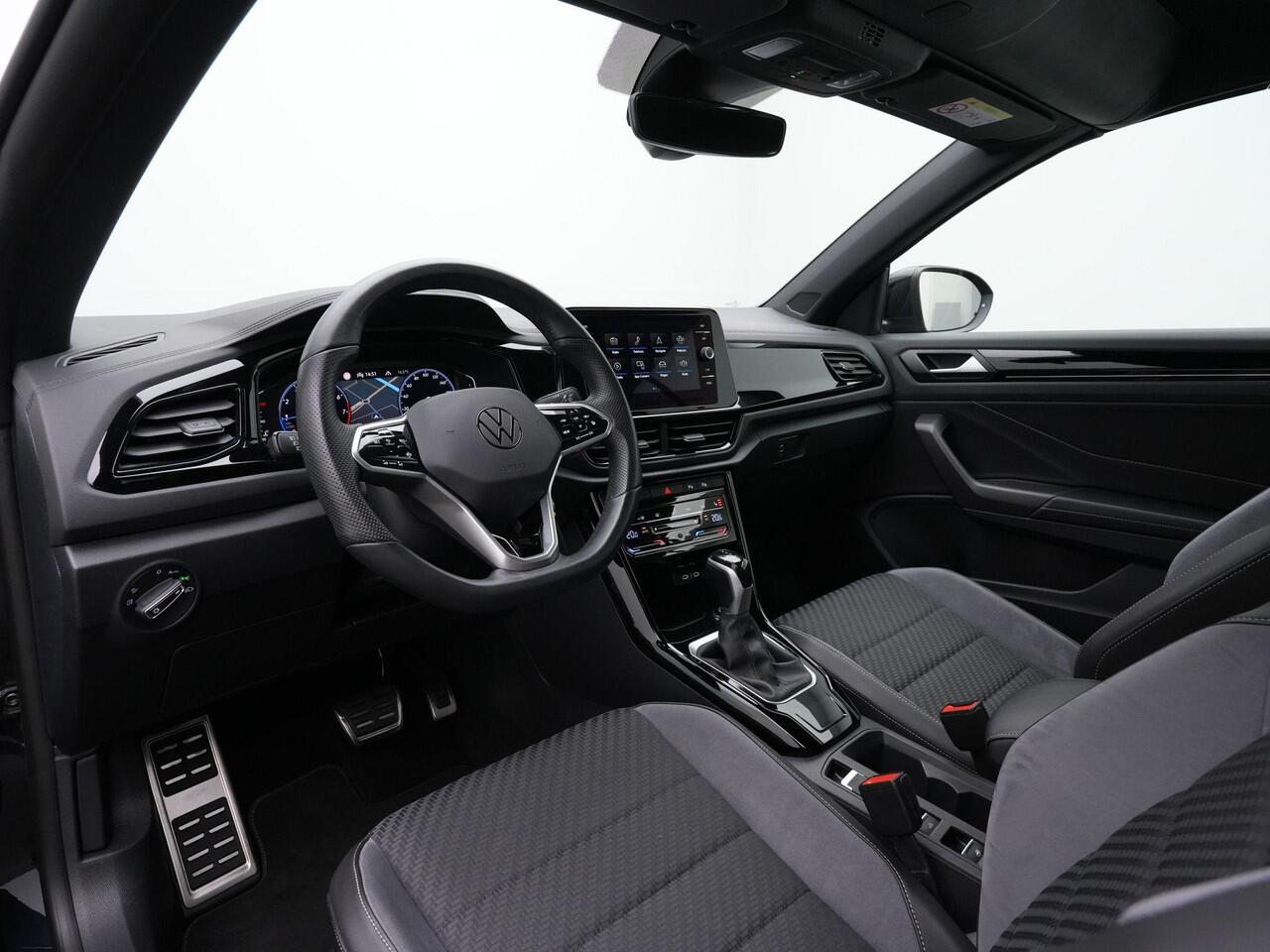 Volkswagen T-Roc Cabrio 1.5 TSI 150 pk DSG R-Line | IQ Light | Achteruitrijcamera | Stuur/stoelverwarming | Sportonderstel |