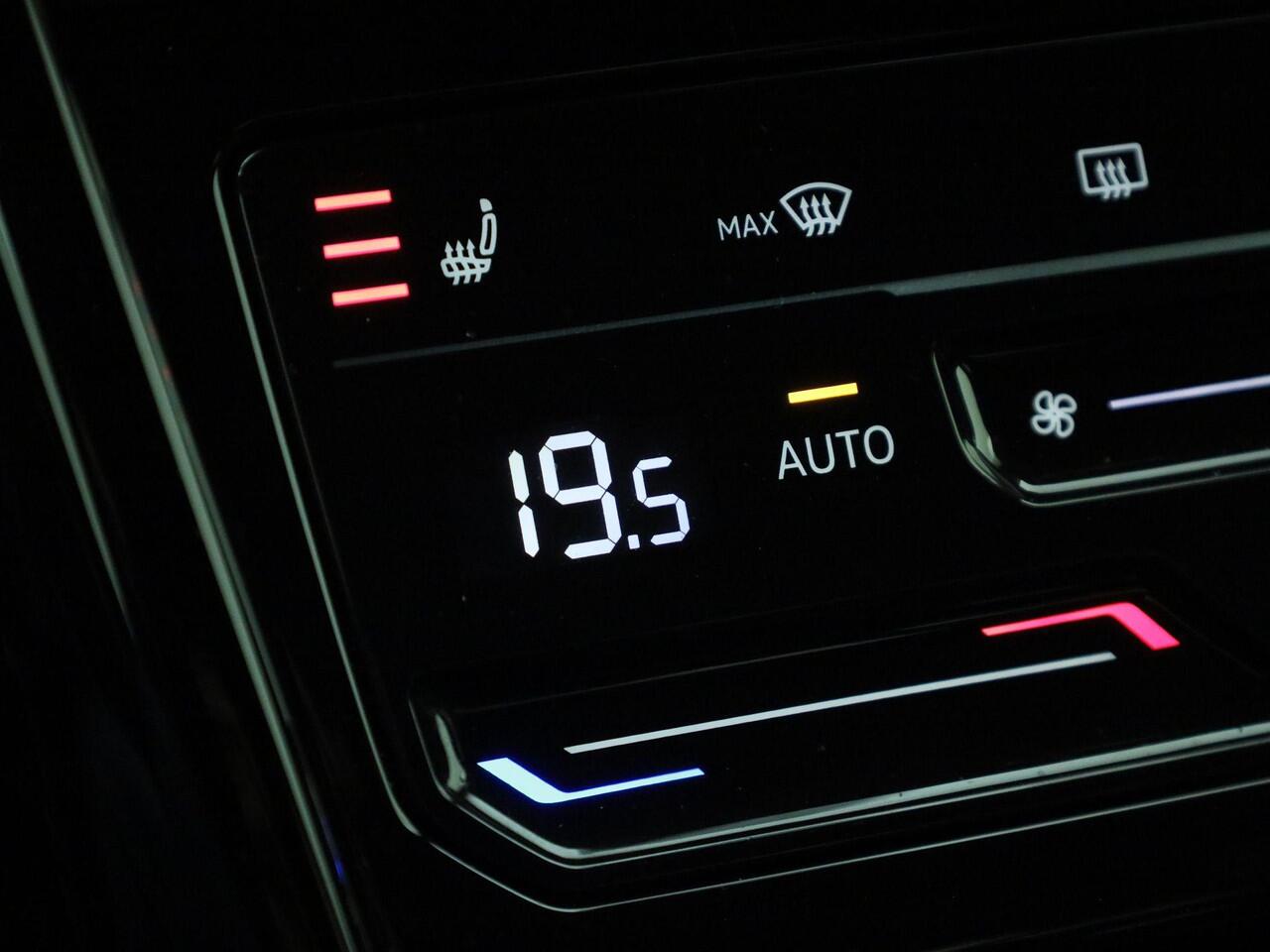 Volkswagen T-Roc 1.0TSI/110PK R-Line Navigatie · Apple/Android Car Play · Camera + Parkeersensoren · Garantie t/m 03-02-2028 of 100000km.