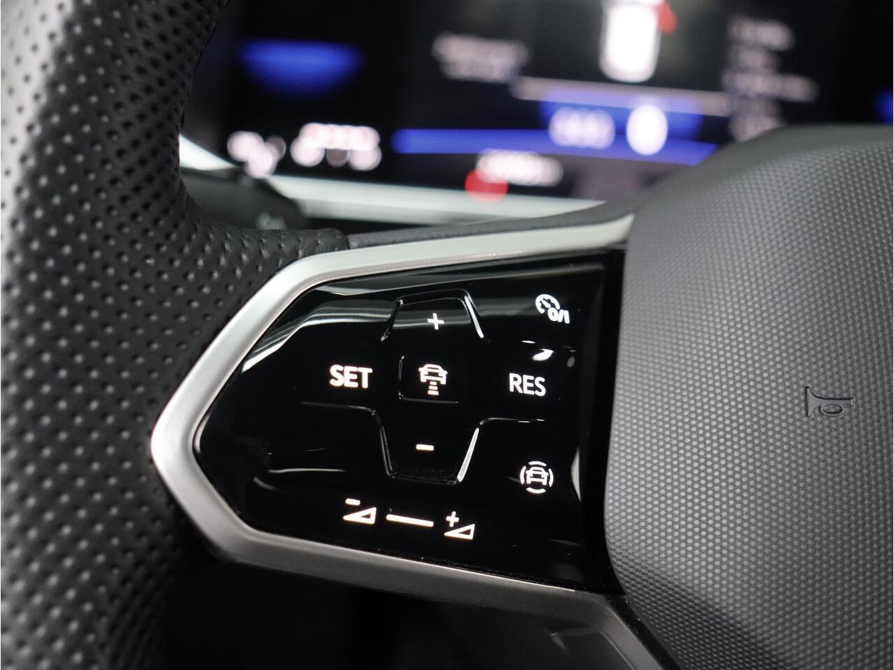 Volkswagen T-Roc 1.0 TSI R-Line Business | Apple Carplay | Stoelmassage | PDC |