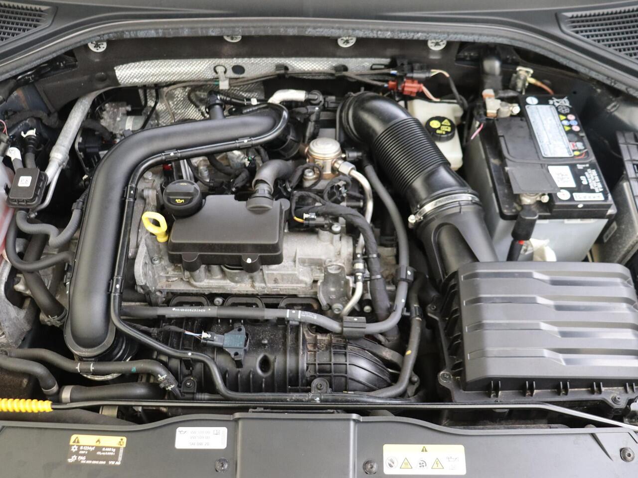 Volkswagen T-Roc 1.0 TSI Life 75 Edition | Navigatie | Camera | Adaptief cruise control | Pack parking | Lm Velgen