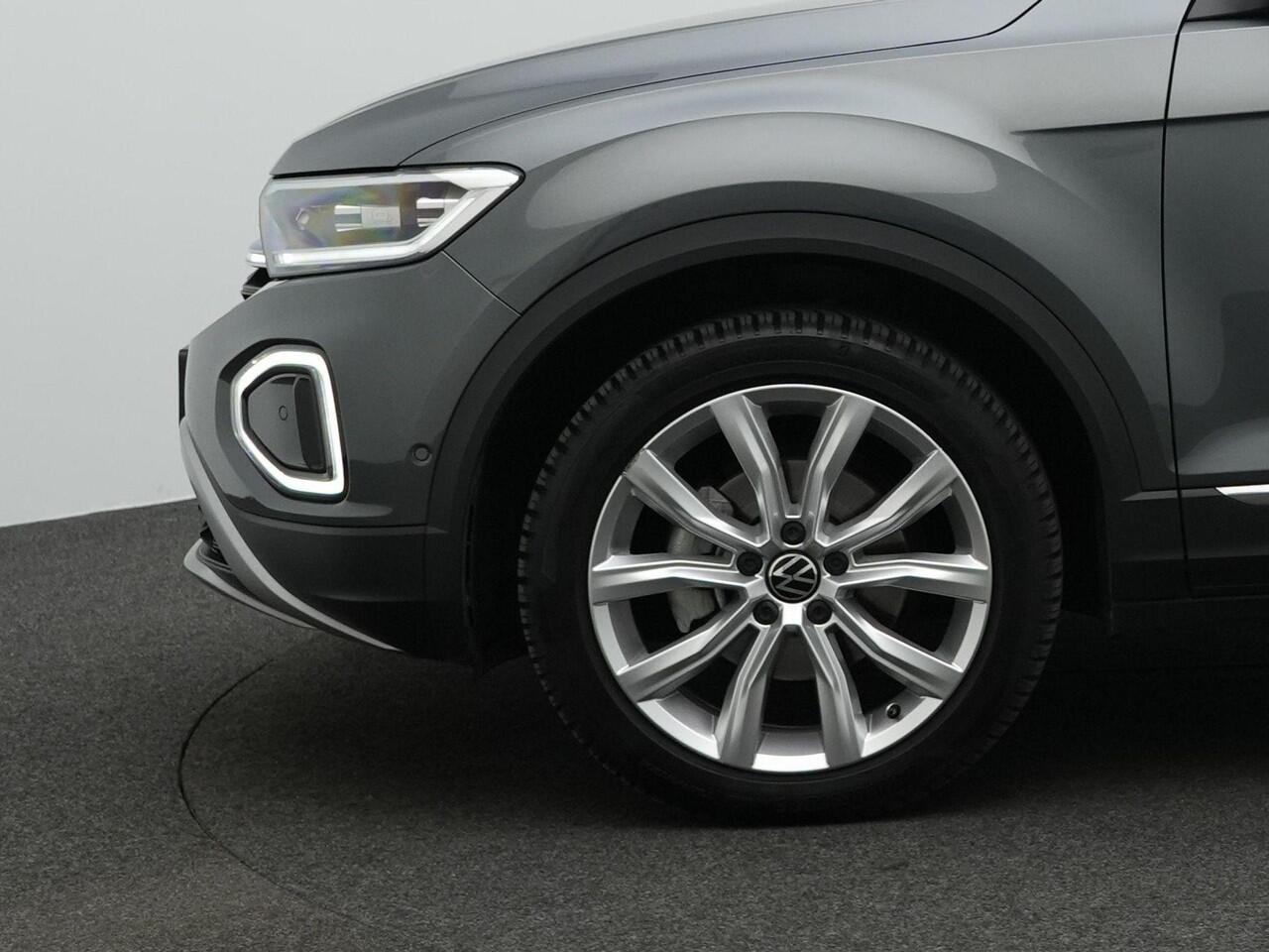 Volkswagen T-Roc 1.5 TSI 150 pk DSG Style | Trekhaak | IQ Light | Achteruitrijcamera | Adaptive Cruise | Stoelverwarming