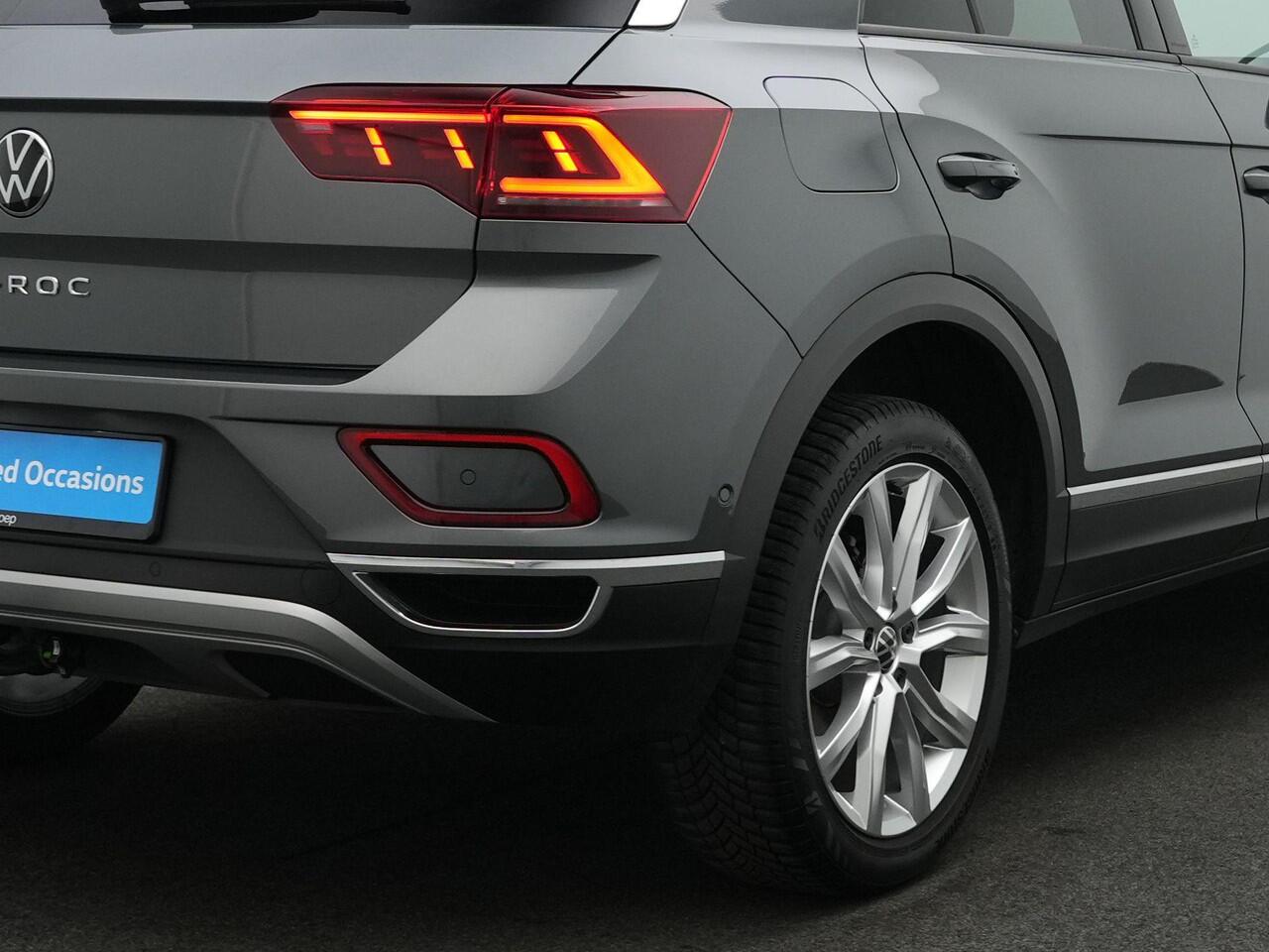 Volkswagen T-Roc 1.5 TSI 150 pk DSG Style | Trekhaak | IQ Light | Achteruitrijcamera | Adaptive Cruise | Stoelverwarming