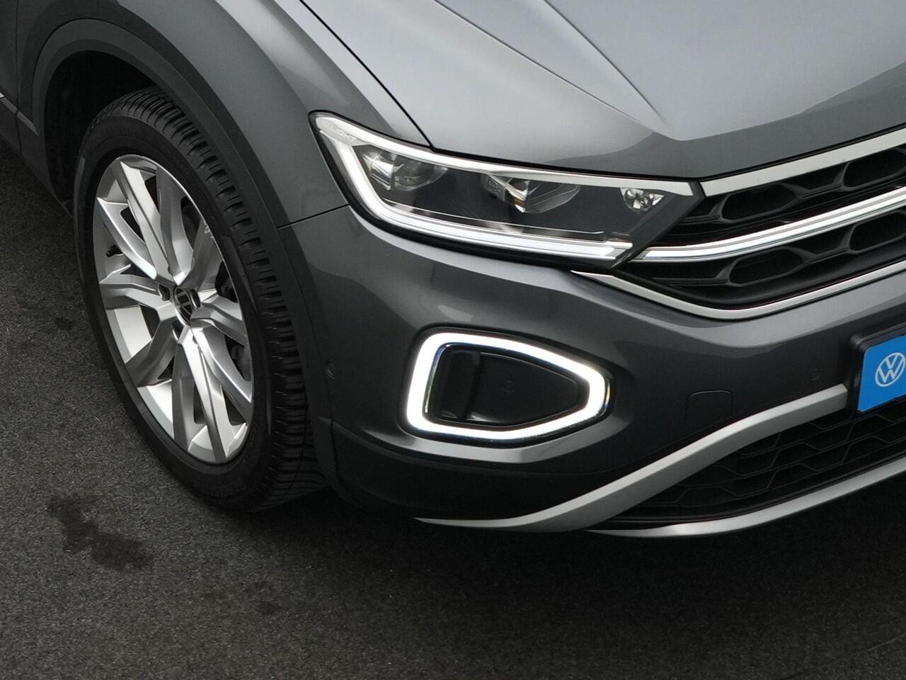 Volkswagen T-Roc 1.5 TSI 150 pk DSG Style | Trekhaak | IQ Light | Achteruitrijcamera | Adaptive Cruise | Stoelverwarming
