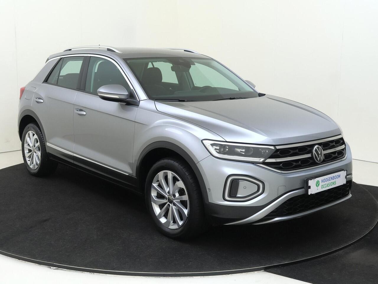 Volkswagen T-Roc 1.5 TSI Style | Trekhaak | Keyless | Parkeerassistent | Digital cockpit Pro | Achteruitrijcamera | Dodehoek detectie | Adaptieve cruise control | Stoelverwarming |