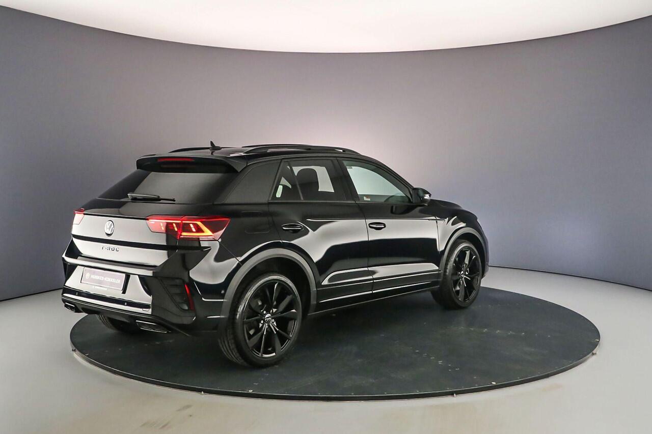 Volkswagen T-Roc R-Line 1.5 TSI 150pk DSG Automaat Black Style, Panoramadak, Beats audio, Adaptive cruise control, Achteruitrijcamera, LED matrix koplampen, Elektrische achterklep, Stoelverwarming