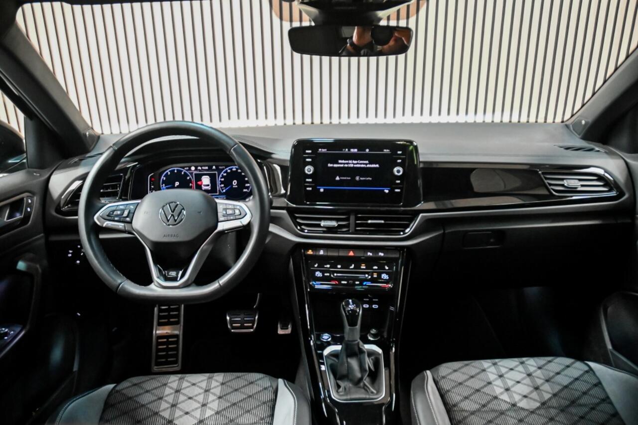 Volkswagen T-Roc 1.5 TSI R-Line Beats|Navi|ACC|Pano|Trekhaak