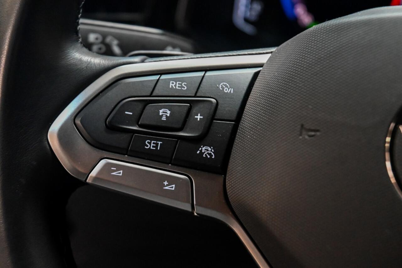 Volkswagen T-Roc 1.5 TSI R-Line Beats|Navi|ACC|Pano|Trekhaak