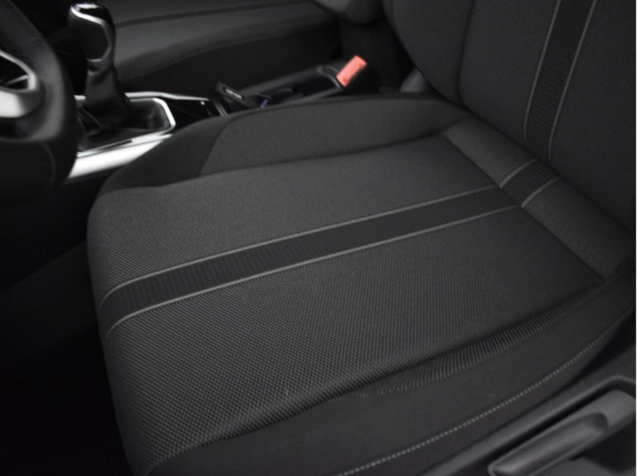 Volkswagen T-Roc Life Edition 1.0 TSI 116 pk 6 versn. Hand · Airconditioning automatisch, 2-zone (climatronic) · Multimedia pakket · Prijs is incl inruilbonus · MEGA Sale