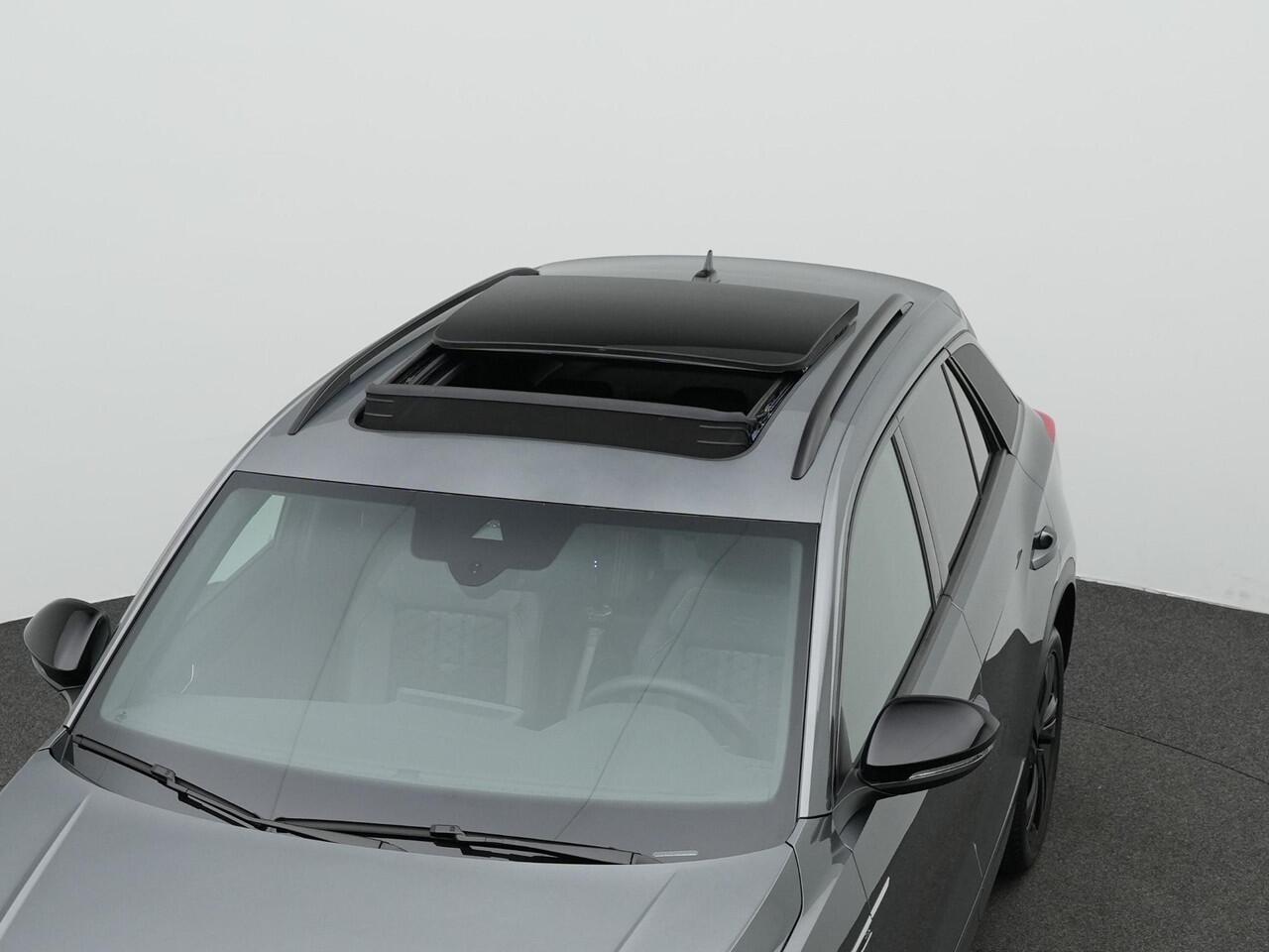 Volkswagen T-Roc 1.5 TSI 150 pk DSG R-Line | Panoramadak | IQ Light | Carplay | Parkeersensoren voor/achter | Adaptive Cruise