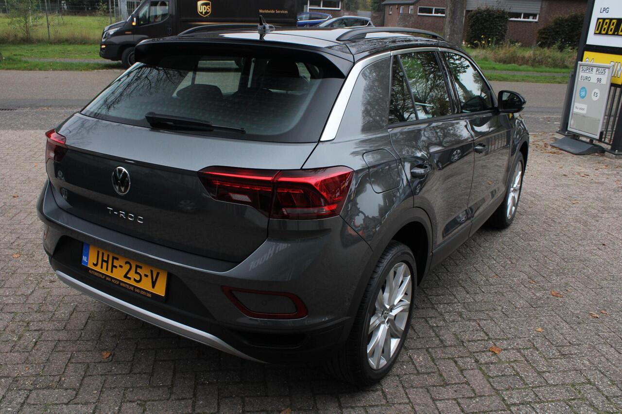 Volkswagen T-Roc 1.5 TSI Apple/Android carplay, Parkeer assistent, NAVI, LED, ACC, Leder, Parkeersensoren, Comfortstoelen, 18" LMV