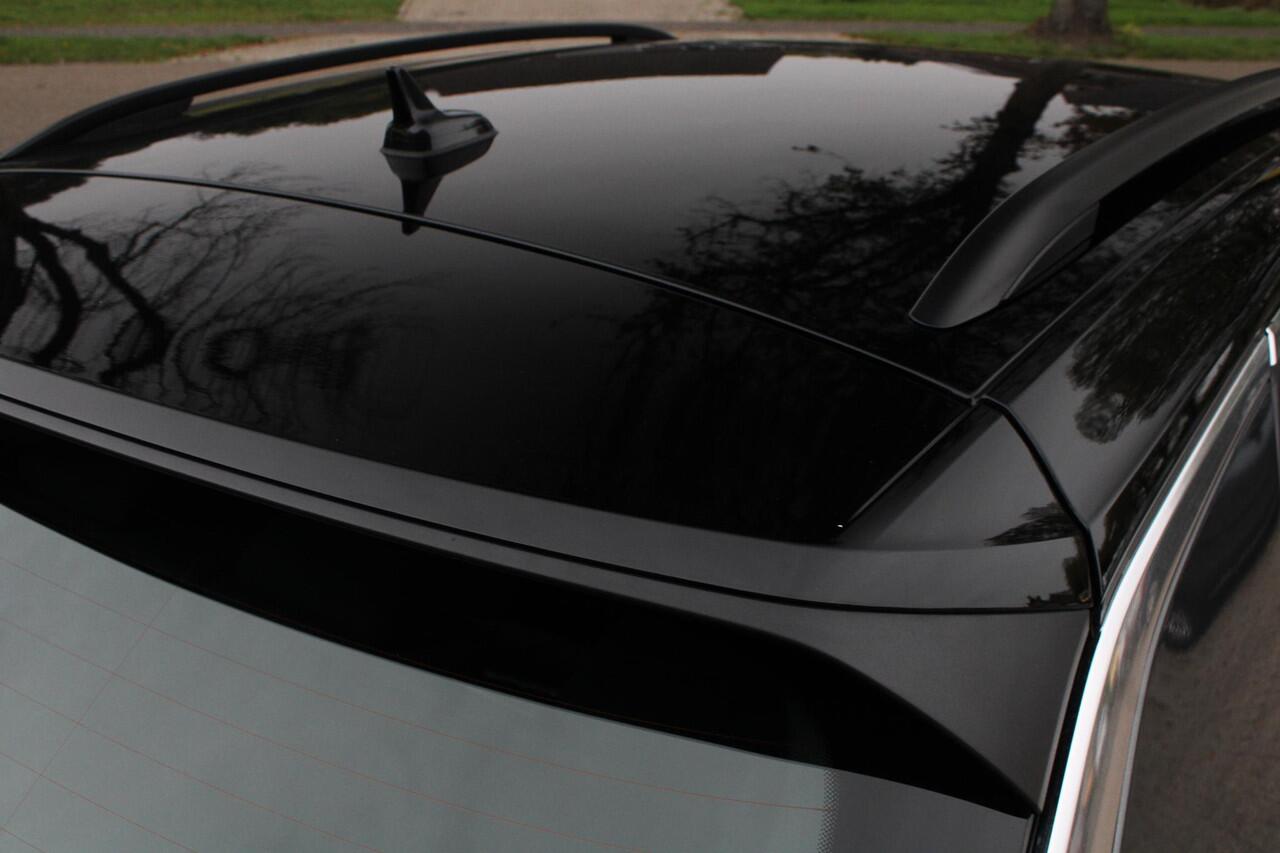 Volkswagen T-Roc 1.5 TSI Apple/Android carplay, Parkeer assistent, NAVI, LED, ACC, Leder, Parkeersensoren, Comfortstoelen, 18" LMV