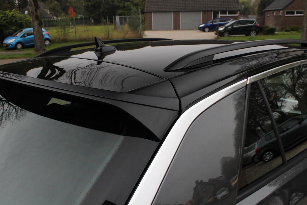 Volkswagen T-Roc 1.5 TSI Apple/Android carplay, Parkeer assistent, NAVI, LED, ACC, Leder, Parkeersensoren, Comfortstoelen, 18" LMV