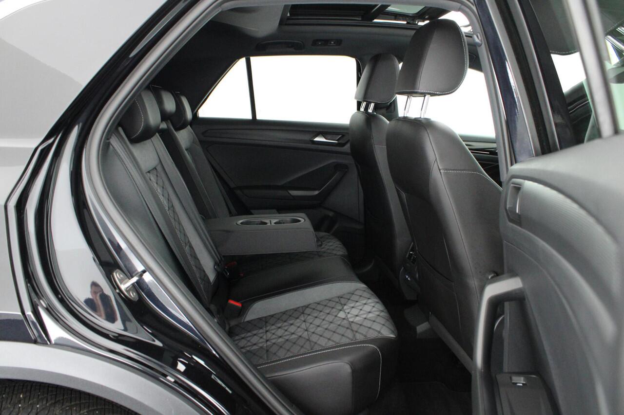 Volkswagen T-Roc 1.5 TSI 150pk DSG R-Line Business+ Panoramadak Trekhaak Camera Matrix Keyless Stoelverwarming