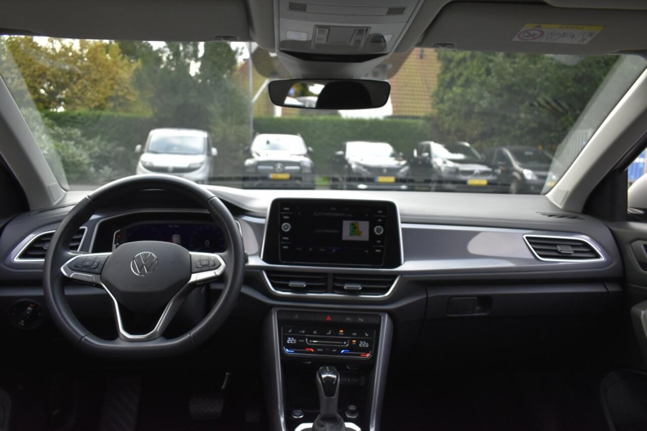 Volkswagen T-Roc 1.5 TSI R-Line Bns/ dsg/stoelvrw/clima/iq light/carplay