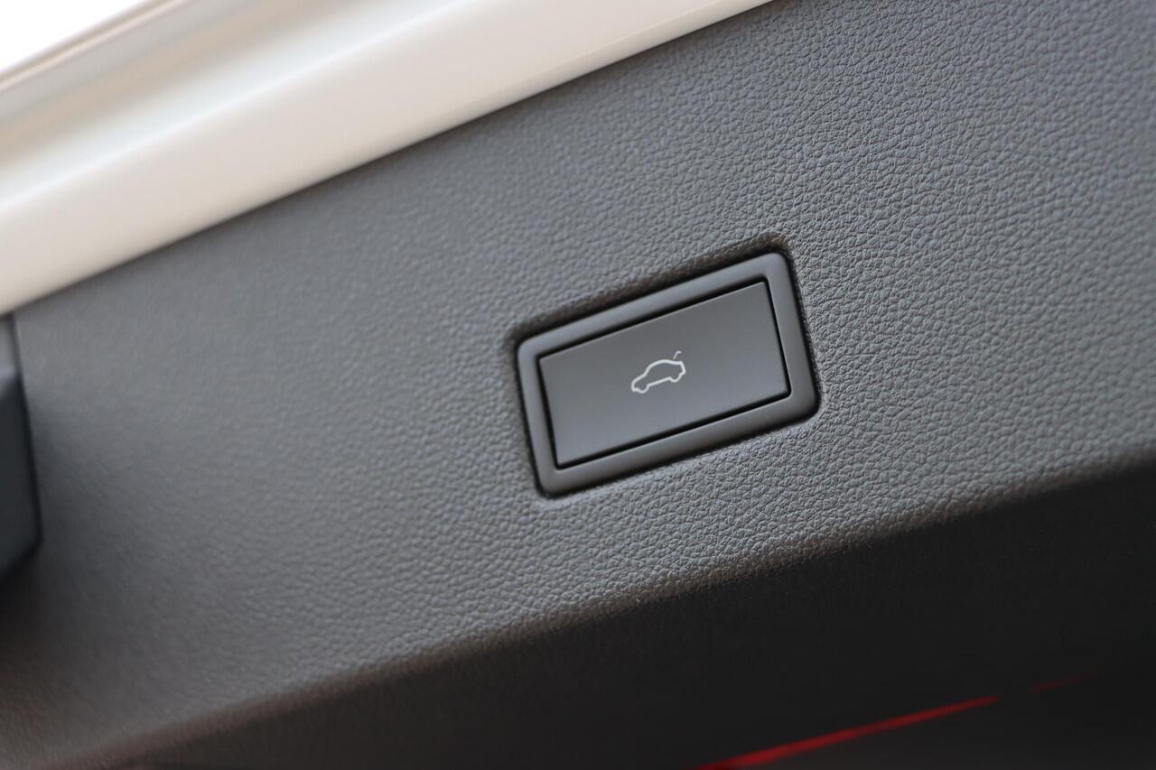 Volkswagen T-Roc 2.0 TSI DSG 4Motion R-Line 190pk DSG7 | Pano | LED IQ |